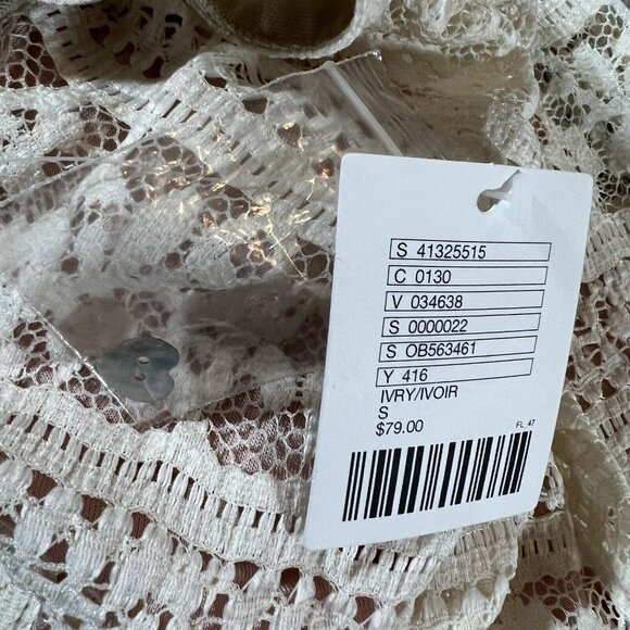 Kimchi Blue Size Small Short Mini Dress Cream White Lace Body Con Heart Buttons - Picture 5 of 9